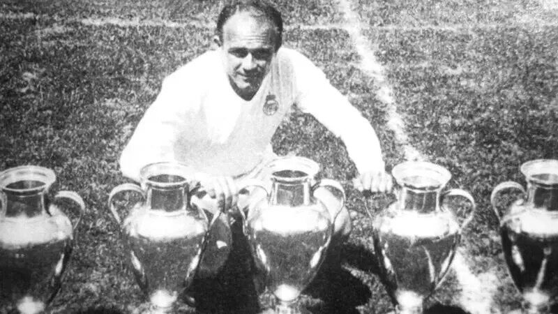 Huyền thoại Di Stefano - Cầu thủ xuất sắc nhất mọi thời đại